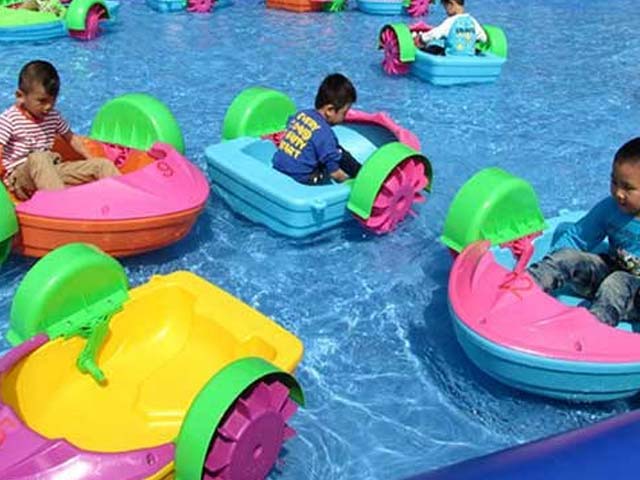 Kids Boating